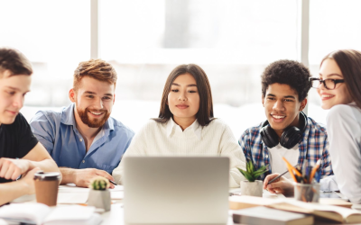 Formation petite enfance : maîtriser techniques et innovations clés 2024